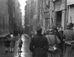 1943... Rafles du Vieux Port de Marseille