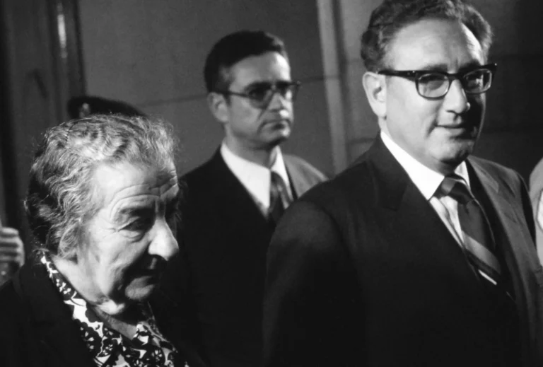 Henry Kissinger a 100 ans. En photo avec Golda Meir