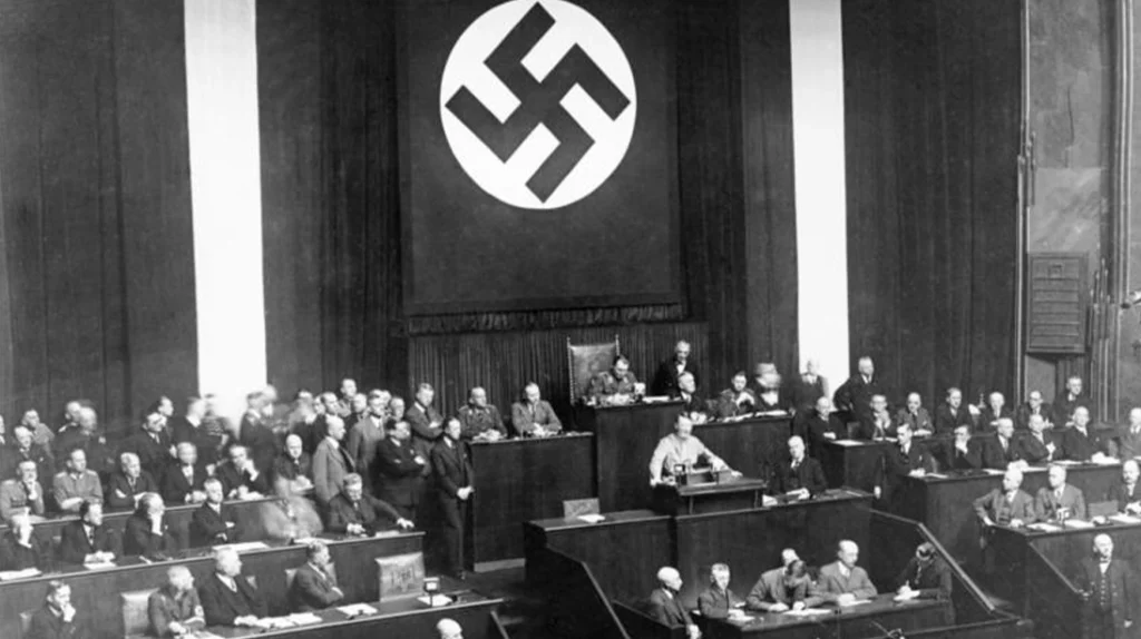 Pleins pouvoirs Hitler